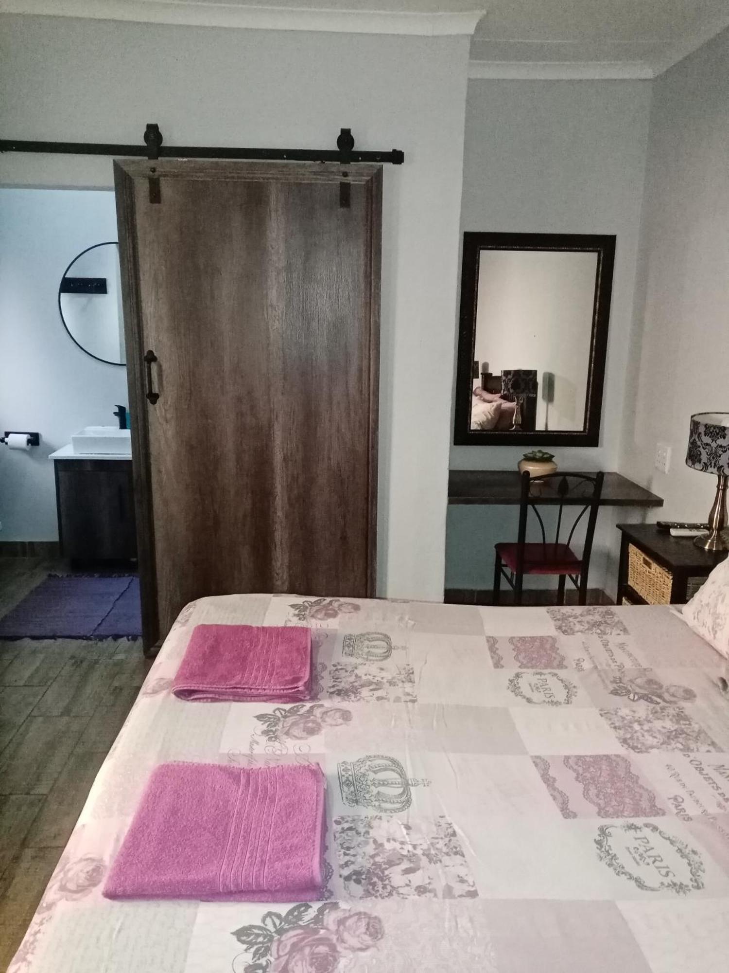 De La Rose Guesthouse Lephalale Eksteriør billede